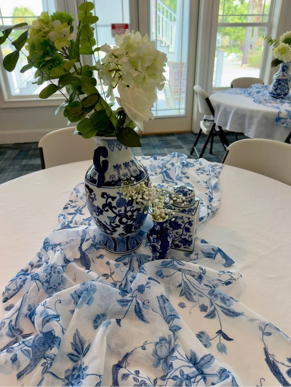 Blue and white chinoiserie ginger jar table runners